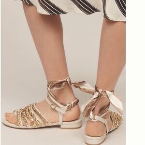 CECILIA NEW YORK Amber Cream Sandals with Gold Chain
